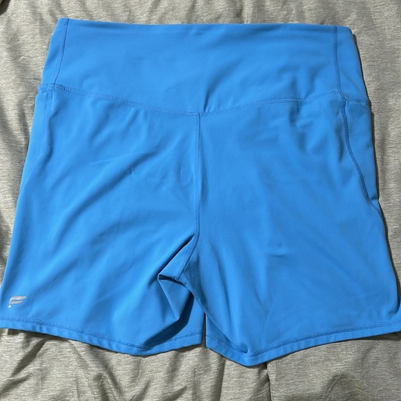 Oasis PureLuxe High Waisted Crossover 6” Biker Shorts - Fabletics - Picture 5 of 6